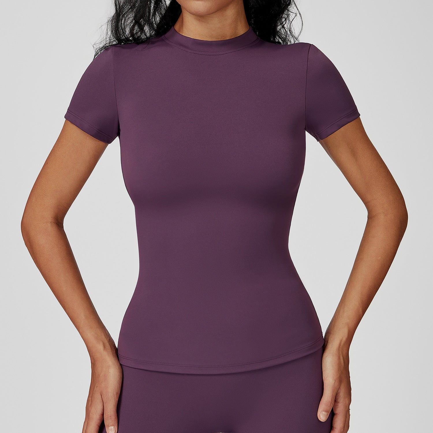 SEAMLESS BRUSHED SHORT SLEEVE TOP