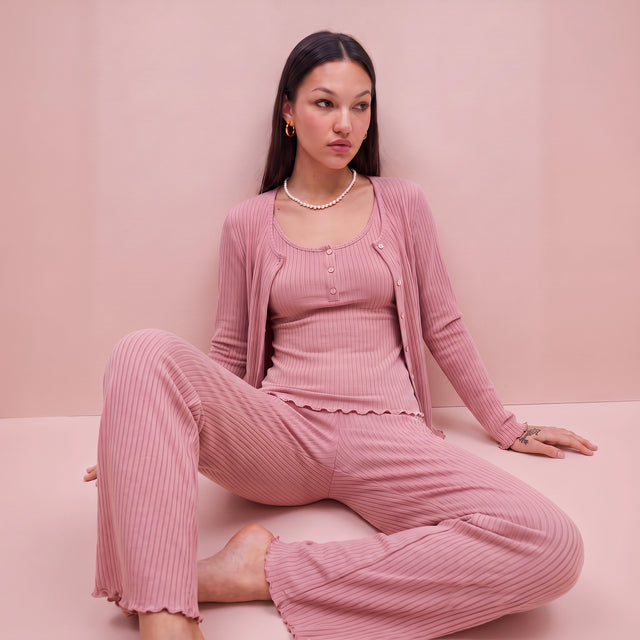 Modal Three-Piece Set