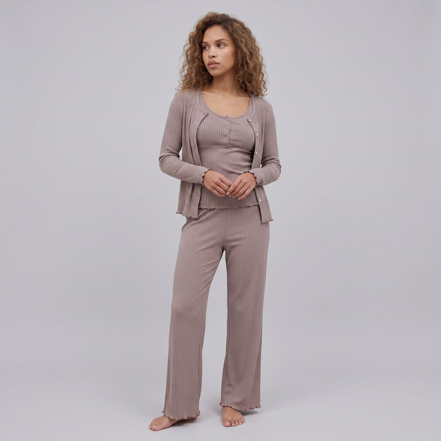 Modal Three-Piece Set